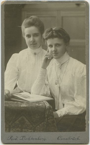 Doppelportrait von Marie Torhorst und Adelheit Torhorst